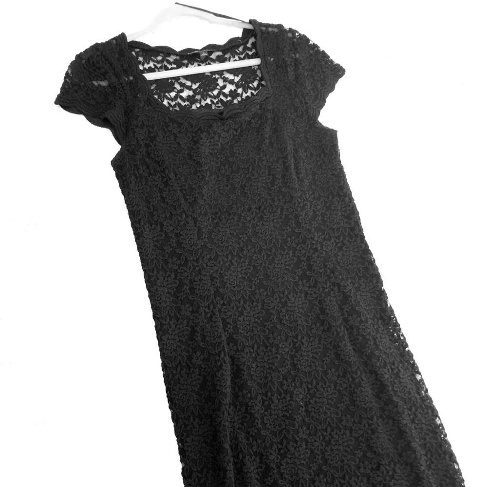 Black lace Anne Klein dress w/ cap sleeves.